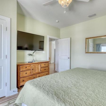 Salty Seahorse - Waterfront! Pet Friendly! Game Room, Pool Table, Beautiful Views - Room For The Whole Family Home Dauphin Island Exterior photo