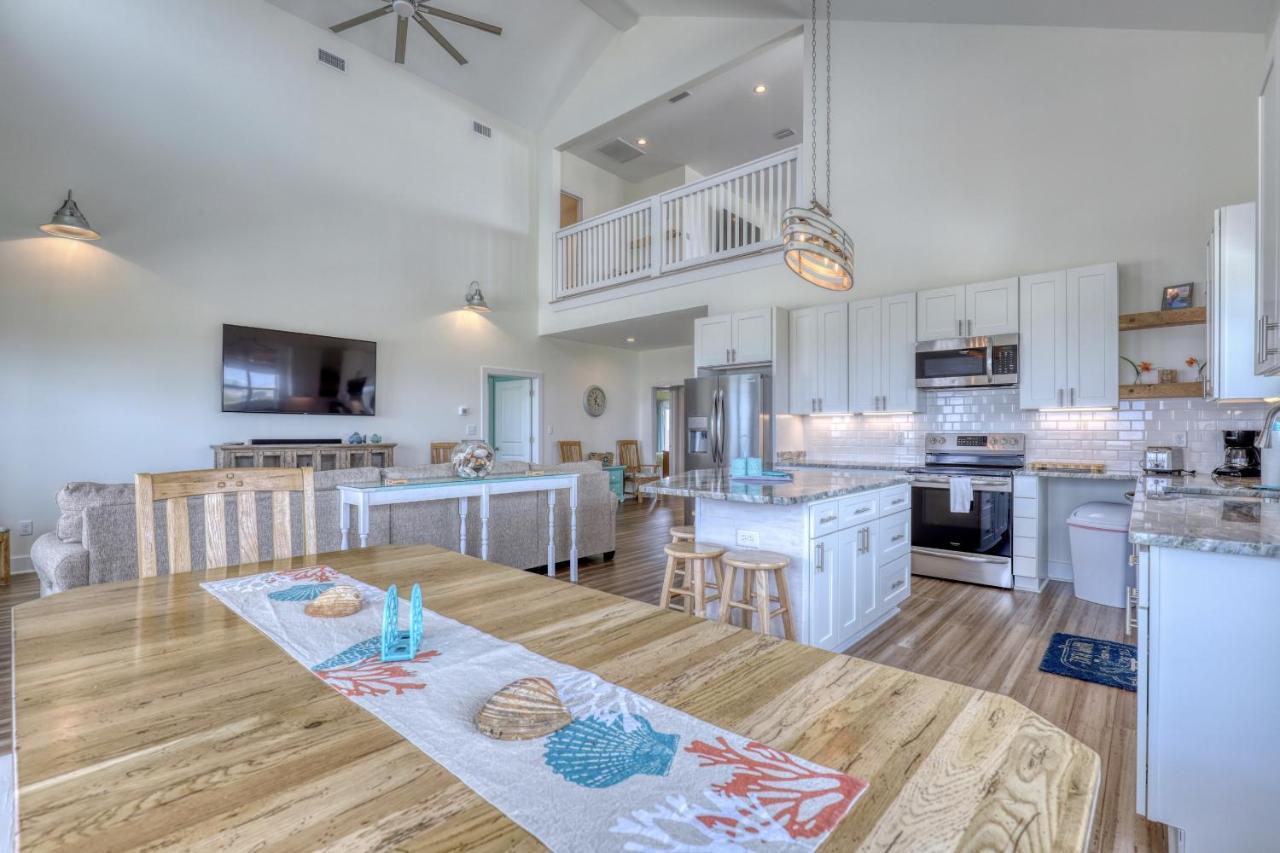 Salty Seahorse - Waterfront! Pet Friendly! Game Room, Pool Table, Beautiful Views - Room For The Whole Family Home Dauphin Island Exterior photo
